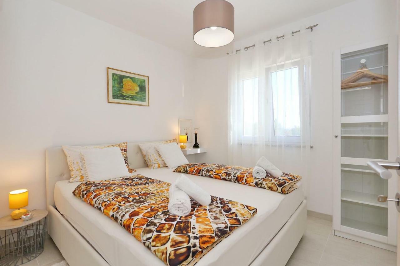 Villa Nivel Vir Exterior photo